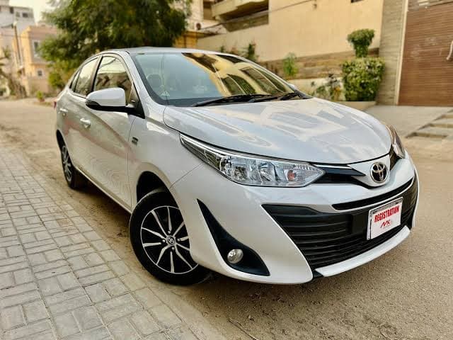 Toyota Yaris 1.3 MT 2022 for rent
