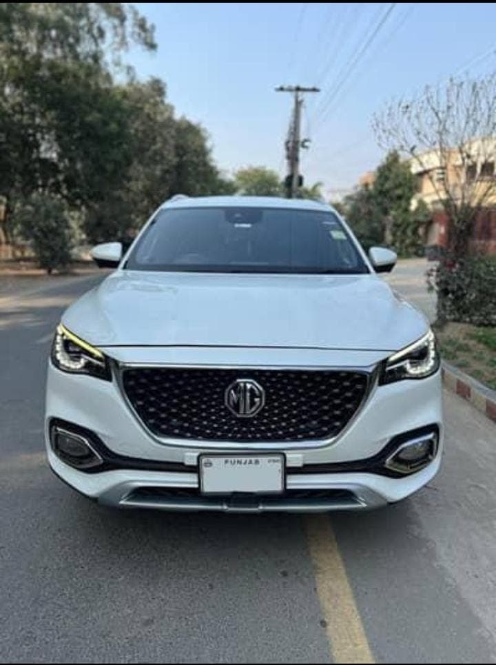 MG ZS 1.5L VTi-tech Essence 2023 for rent