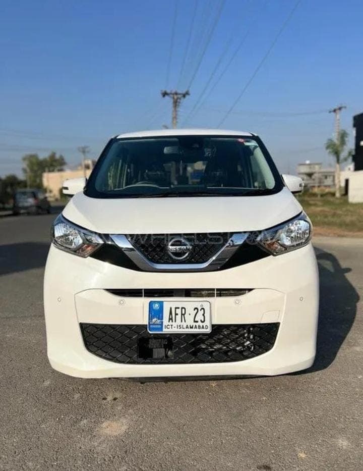 Nissan Dayz Highway Star 660cc 2020 for rent