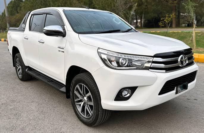 Toyota Hilux Revo V 2020 for rent