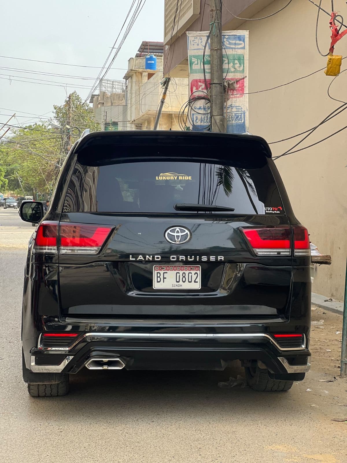 Toyota Land Cruiser 300 Series (ZX/GR-Sport) 2025 for rent